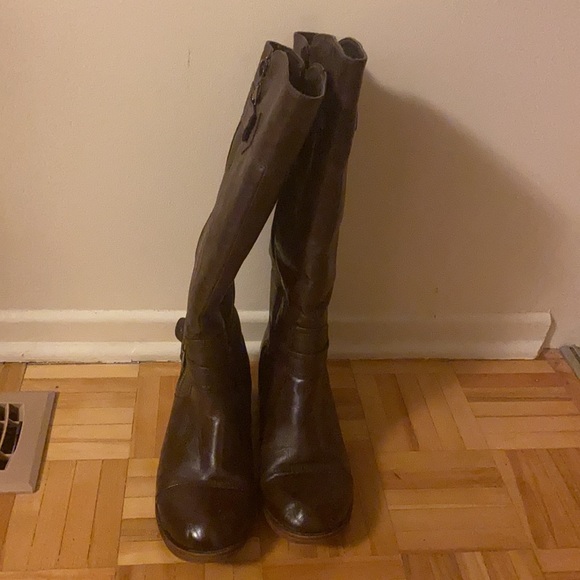 Brown boots - Picture 2 of 6